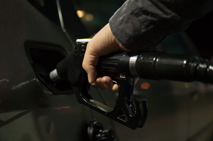 Страшні прогнози збуваються! Нові ціни на бензин вже сьогодні