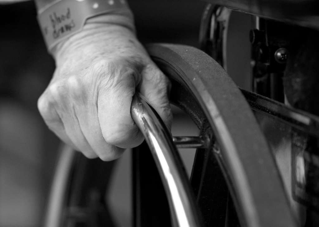 Стало відомо, коли інвалідам почнуть підвищувати пенсії