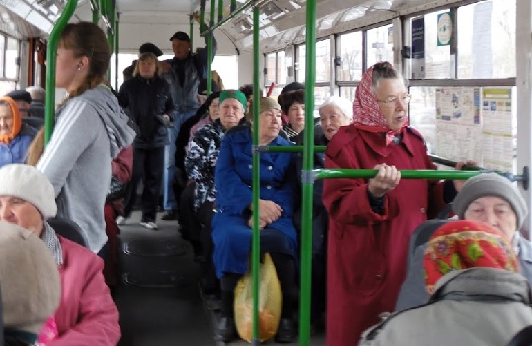 В Києві пенсіонерам хочуть заборонити безкоштовний проїзд в громадському транспорті
