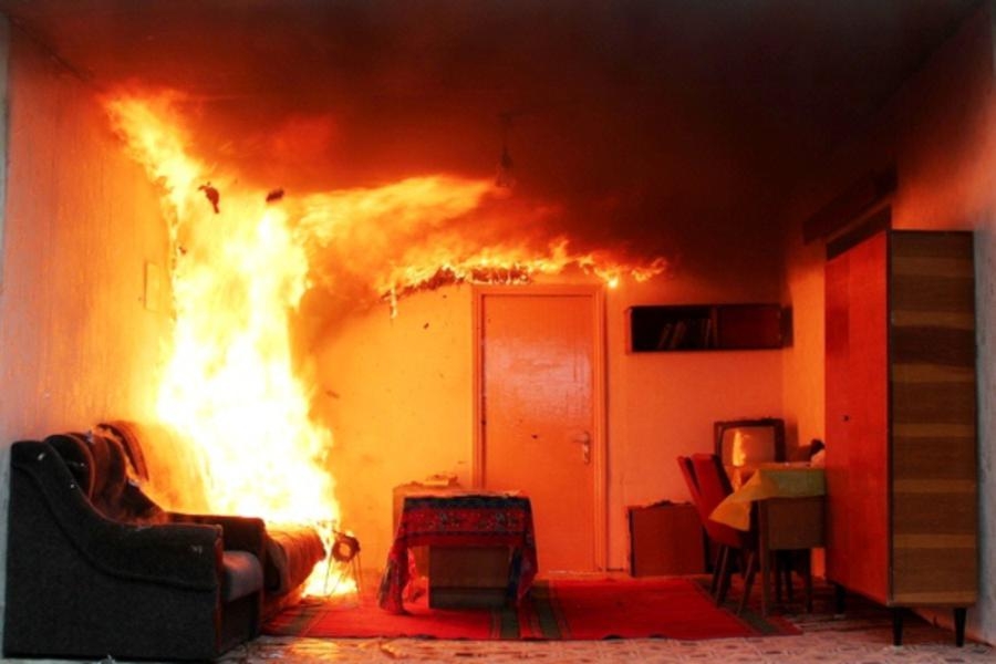 “Згорів заживо”: в Запоріжжі сталася пожежа в житловому будинку
