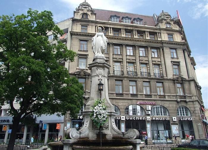 “Заклав 3 кг тротилу”: У центральній частині Львова невідомий намагався підірвати Божу Матір