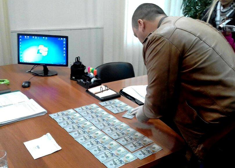 Вісім років за гратами з конфіскацією майна: Екс-депутат погорів на хабарі