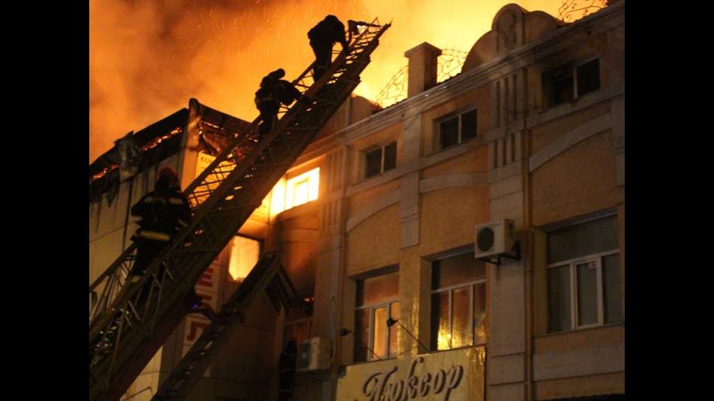 “Згоріла заживо”: у Харкові сталася пожежа у приватному будинку