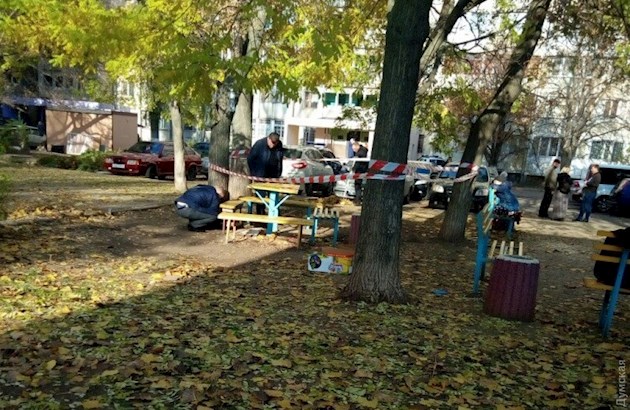 “Вистрілили в чоло”: в Одесі сталася стрілянина, серед постраждалих поліцейський