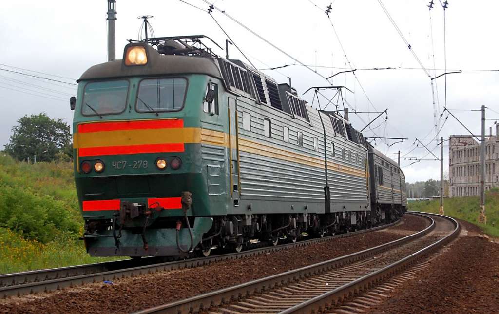 “Дівчинка в тяжкому стані”: на Полтавщині потяг збив дитину