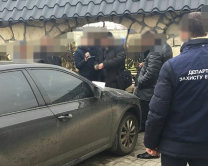 Попався на гарячому: На Львівщині затримали міського голову, який пропонував поліцейським 2 000 доларів