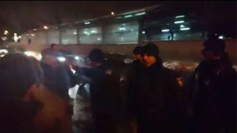 Бійка місцевих жителів з ромами, переросла в масове побоїще (Відео)