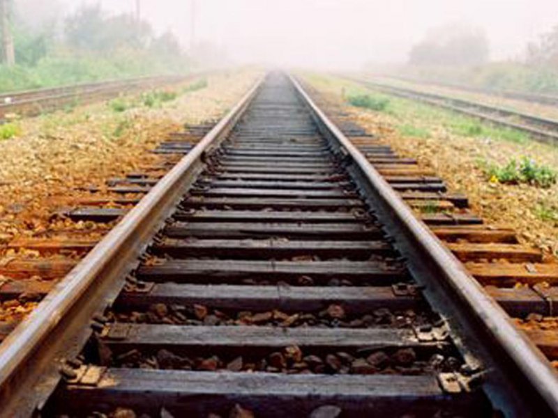 На Львівщині потяг насмерть збив підлітка, що повертався додому