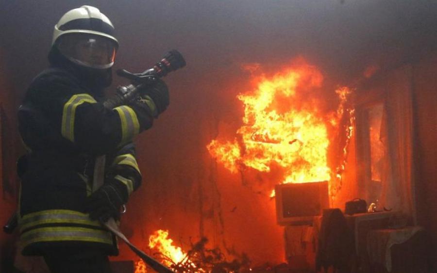 У самому серці Києва спалахнула найвідоміша будівля столиці