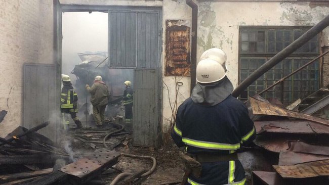 “Стався розліт 3-х балонів та виникла пожежа”: На Дніпропетровщині вибухнула цистерна з газом