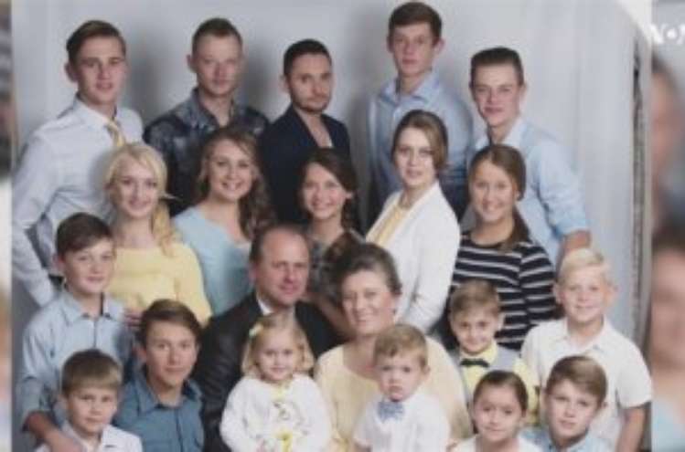 “Забули Тарасика”: В Мережі показали як живе українська родина з 15 дітьми у США