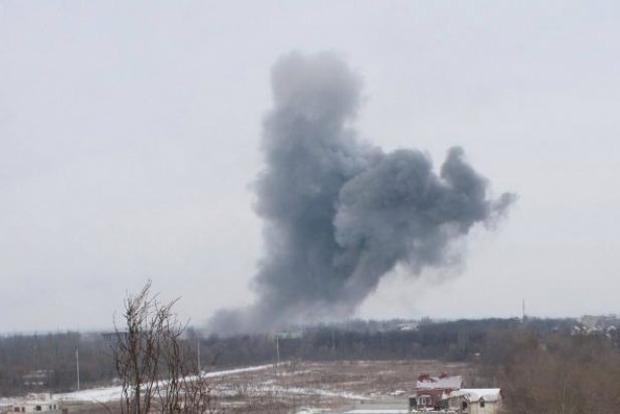 “Люди в паніці шукають укриття”: В Донецьку пролунав потужний вибух