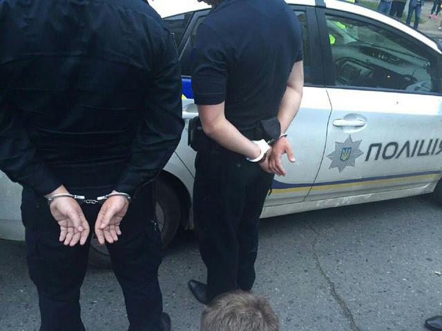 “«Перевертні у погонах» вимагали 1700 доларів”: У Львові затримали двох працівників поліції