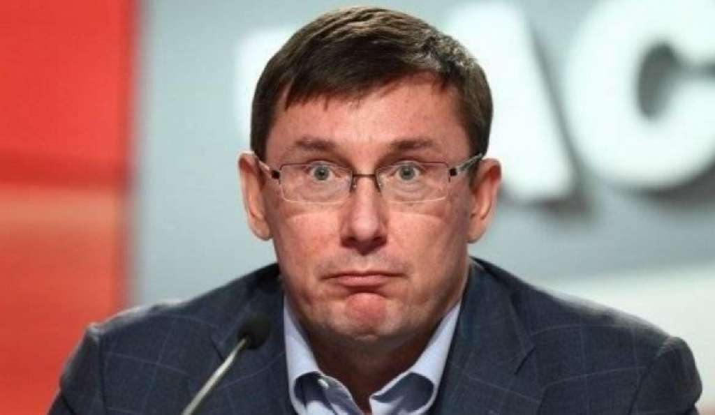 Новий скандал навколо Луценка: Відомий активіст і телеведучий поставив “незручне” запитання генпрокурору