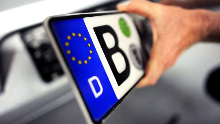 “Легалізація авто 600 євро…”: Що чекає на власників євроблях цього року