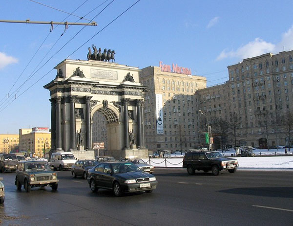 “До Курченка їздив”: В Москві спіймали відомого нардепа на номерних знаках ВР