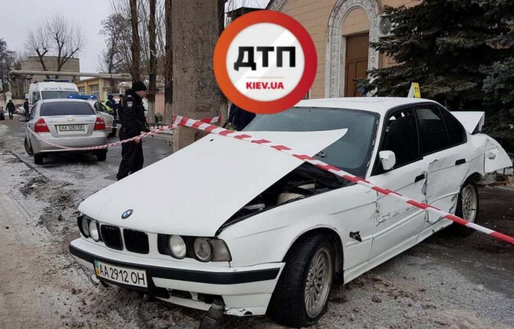 “Не дійшла до роботи 100 метрів”: Моторошна ДТП у Києві, водій BMW сбив жінку на тротуарі