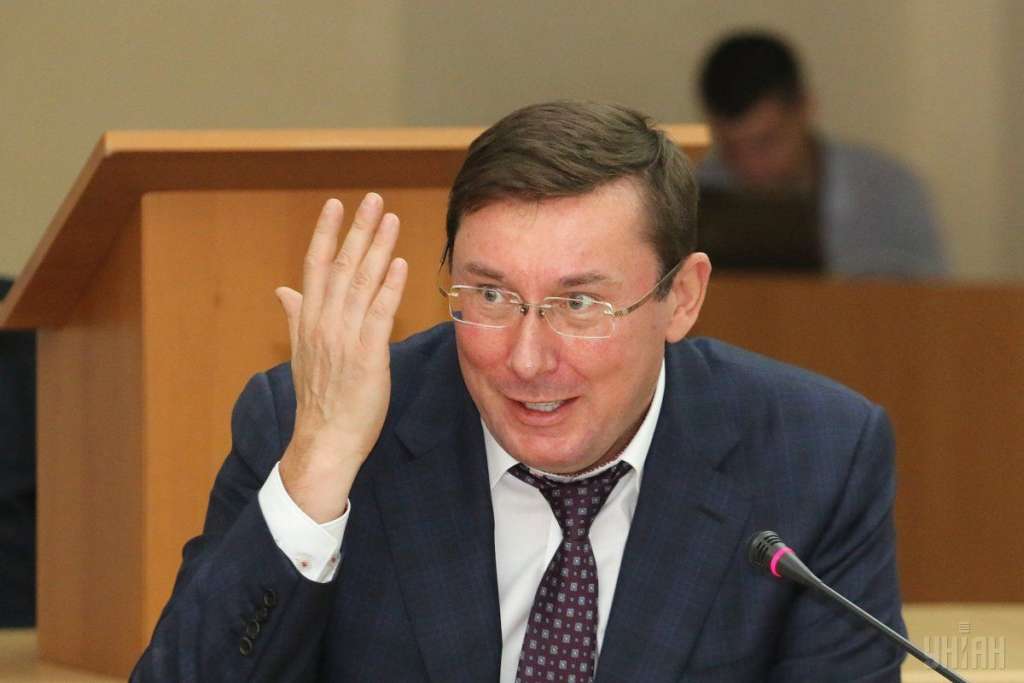 “Повинен йти в парламент, щоб…”: Луценко назвав депутата, якому загрожує зняття недоторканості