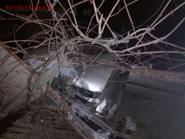 Машиною кидало у різні сторони: На Одещині сталася жахлива ДТП
