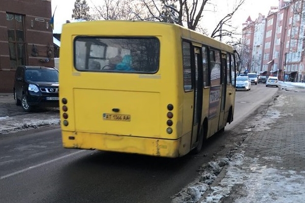 У Києві водій вигнав дітей з маршрутки, які хотіли скористатися правом на пільговий проїзд