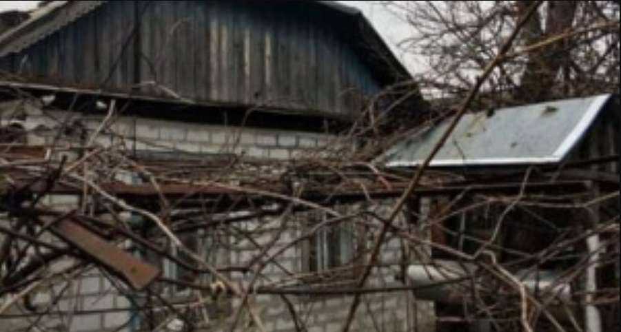 Жахлива трагедія на Полтавщині: Сімейну пару придавило глиняною стіною