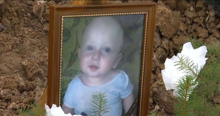 П’яний батько спав біля мертвої дитини: українців приголомшила смерть однорічного хлопчика