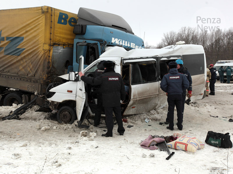На Львівщині сталася жахлива ДТП за участі маршрутного автобуса, є постраждалі