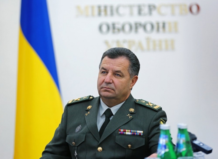 “Бомж” мільйонер: Вся правда про те, як, володіючи величезними доходами, Міністр оборони живе за рахунок українців