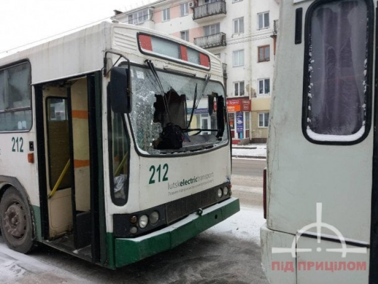 Страшна аварія: Тролейбус в’їхав у маршрутку, постраждали семеро людей
