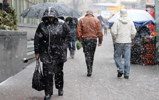 В Україну прийшла весна: Синоптик попереджають про штормовий вітер і зливи