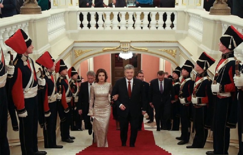 Меблі за 6 мільйонів гривень: Як Порошенко вирішив облаштувати свою резиденцію