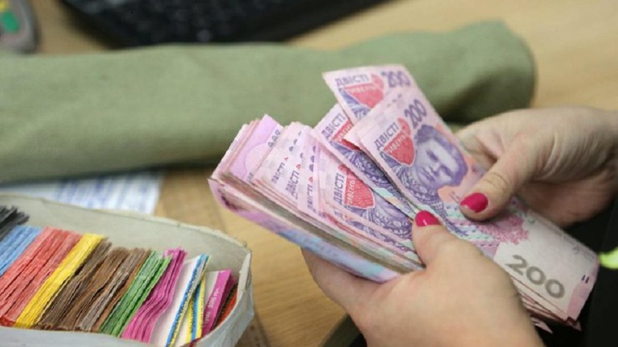 Кожен українець зможе заробити кілька тисяч гривень просто на смітті: Що треба зробити, щоб отримати гроші