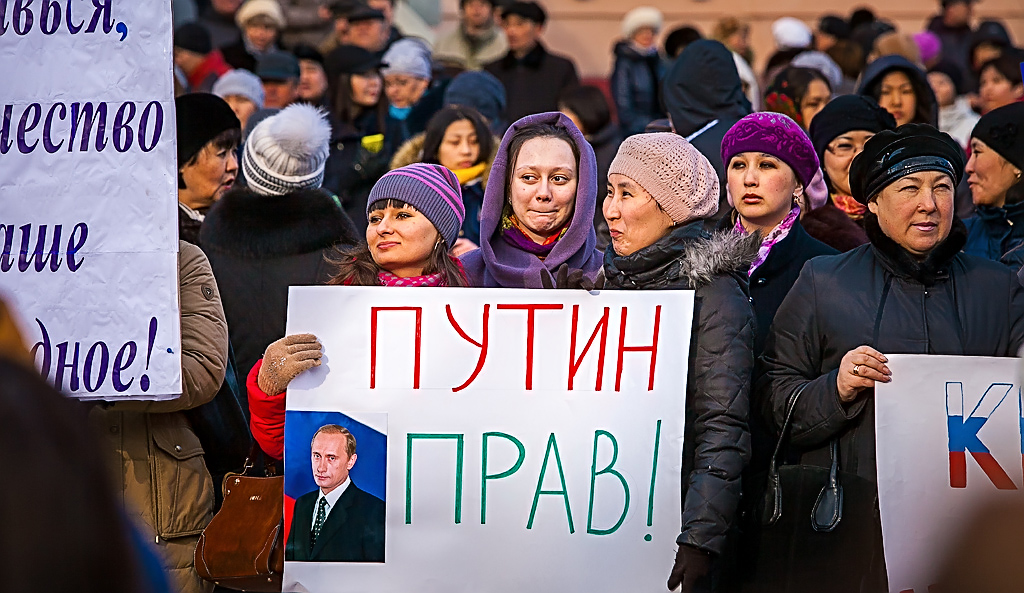 Українці розлючені: У центрі Києва Путіну зізналися “в любові” (Відео)