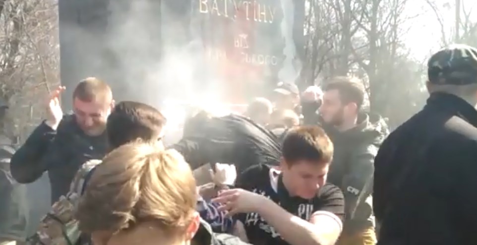 Радикали з С14 влаштували масову бійку прямо в центрі Києва