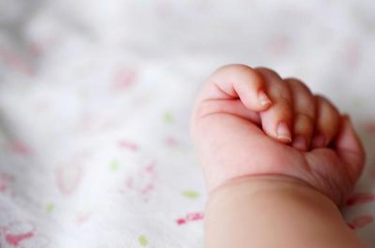 “Доставила бабуся в стані клінічної смерті”: У Тернополі після щеплення померло немовля (ВІДЕО)
