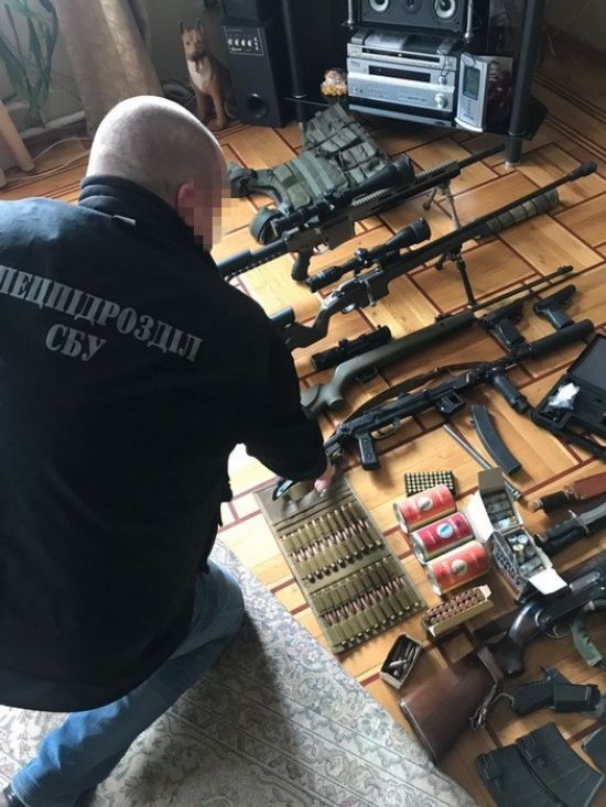“Могли загинути сотні”: В Одесі вилучили цілий арсенал зброї