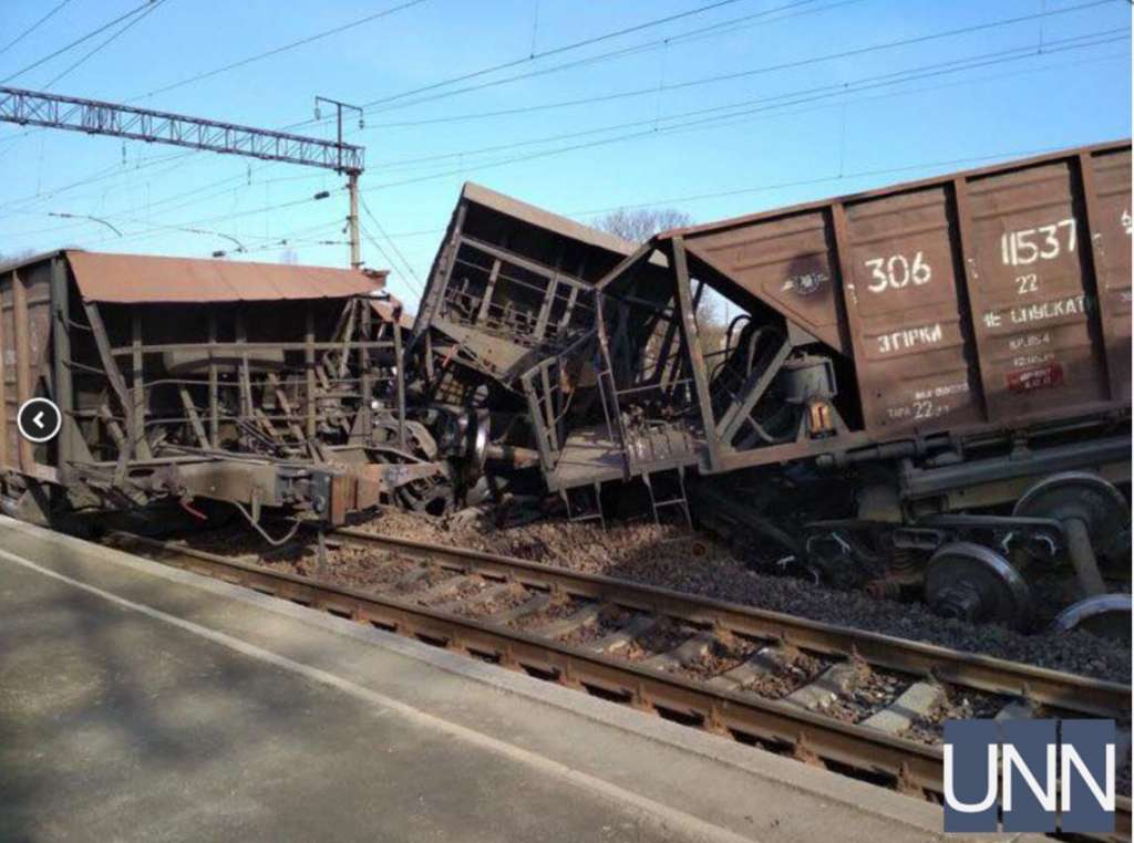“Перекинулося з десяток вагонів”: У Львівській області сталася масштабна аварія на залізниці