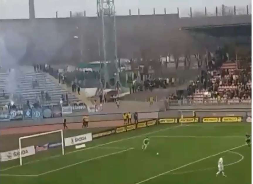“На стадіоні був присутнім Петро Порошенко”: Під час матчу Маріуполь-Динамо пролунав вибух