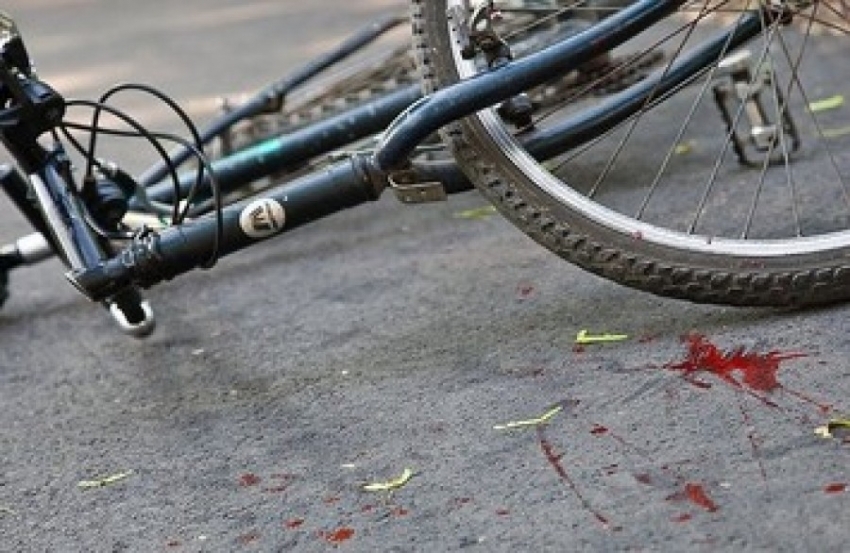 “Від отриманих травм померла в кареті швидкої”: На Львівщині автомобіль на смерть збив 15-річну дівчину