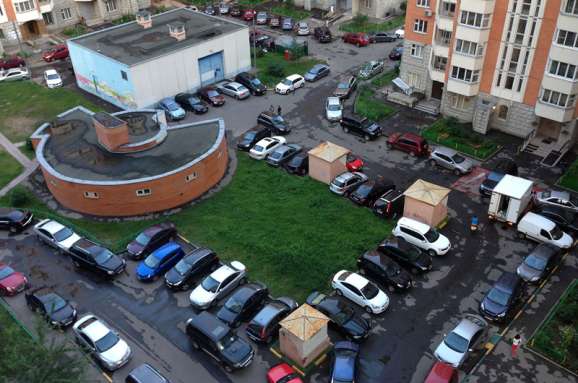 “Заборонити паркову автомобілів у…”: В Україні пропонують ввести нові правила паркування