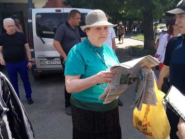 “Підійшла і прямо в обличчя…”: У Львові пенсіонерка з Донецька напала на школярку