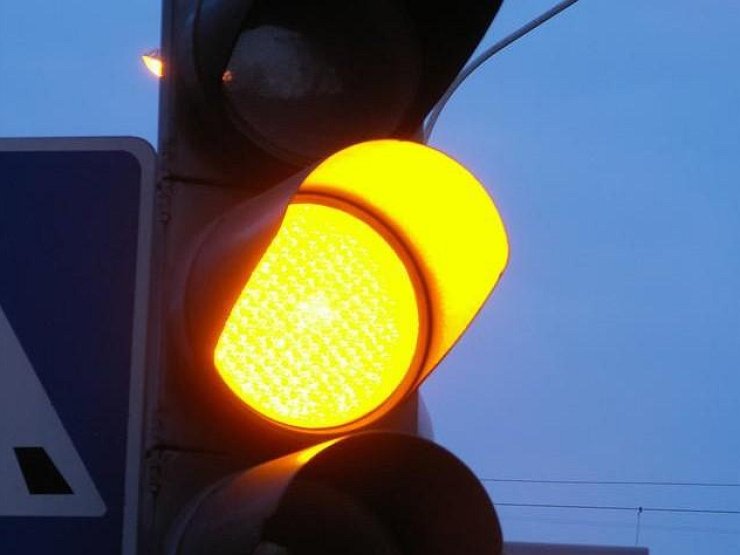 “Європейські стандарти роботи світлофора…”: В Україні запровадять нові правила для водіїв та підвищать штрафи