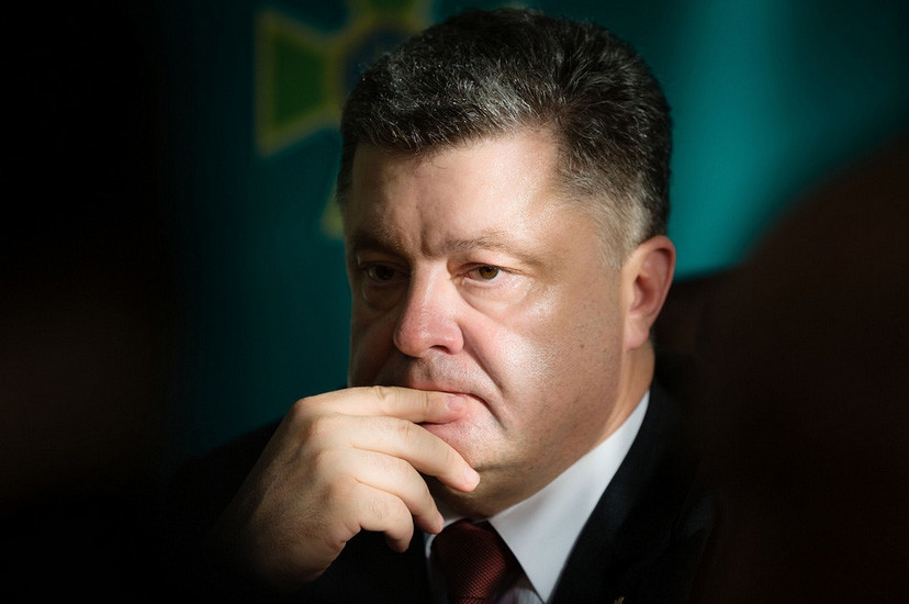 “Хочеш знати, де гроші Порошенко …”: Хто став головним помічником у корупційних схемах Президента. Чому йому терміново потрібно їхати з України