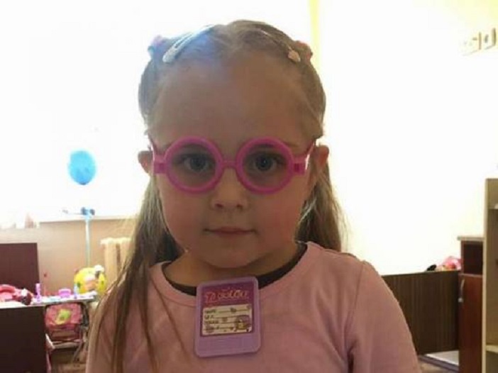 “Якщо нічого не зміниться, її чекає дитбудинок”: В Київській лікарні вже 4 місяці мешкає сама маленька дівчинка. Від неї відмовилися навіть рідні