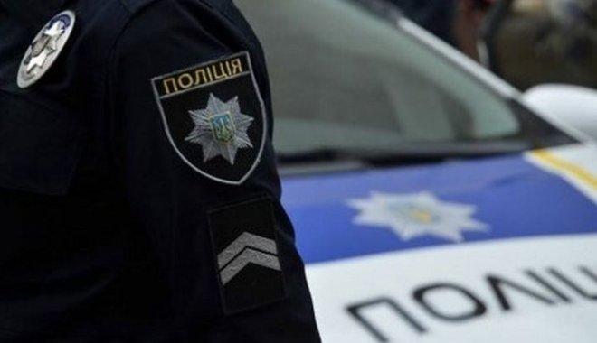 “Виписали штраф”: “Поліцейський” і “фіскал” намагались пограбувати водія