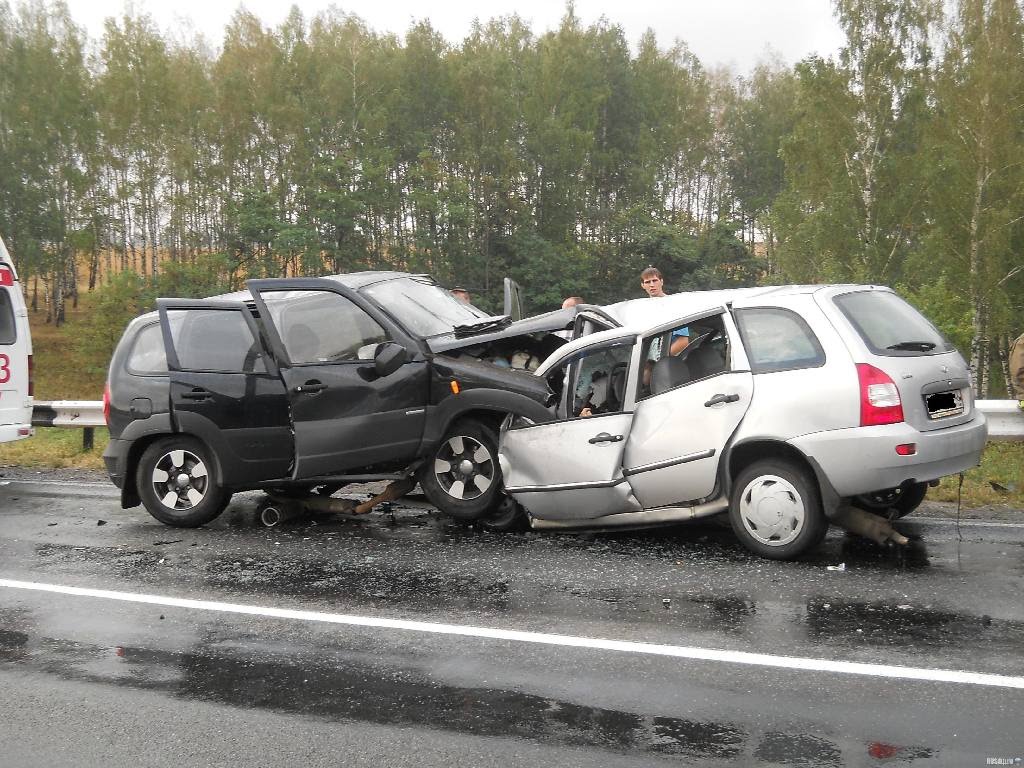 Смертельна ДТП на Львівщині: Авто зіткнулися лоб в лоб, водій помер на місці