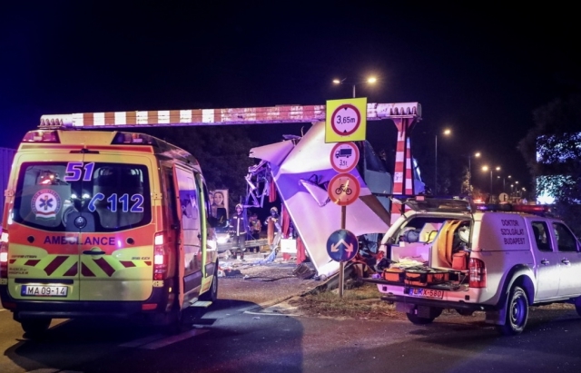 Півавтобуса знесло разом з пасажирами: В Угорщині сталася жахлива ДТП з українцями