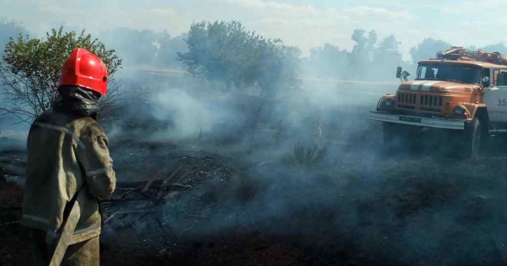 “Забороняється відвідувати ліс та курити поряд з…”: На вихідні в Україні оголошено надзвичайну пожежну небезпеку