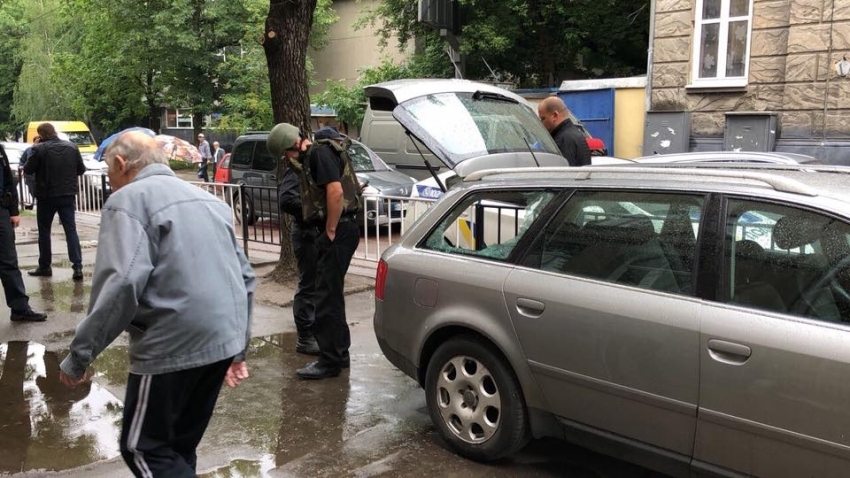 У Львові в авто громадського активіста кинули гранату