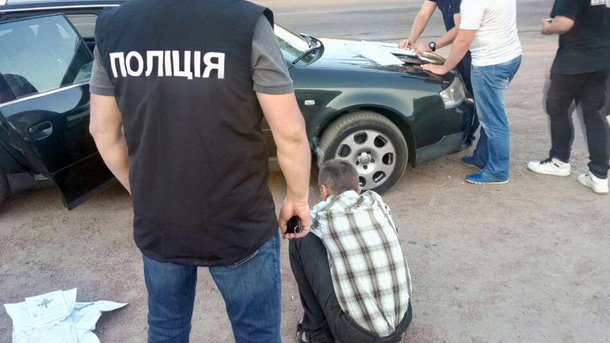 “Після реалізації сировини вагою близько 1,5 кг”: Житомирського депутата спіймали за продажем наркотиків